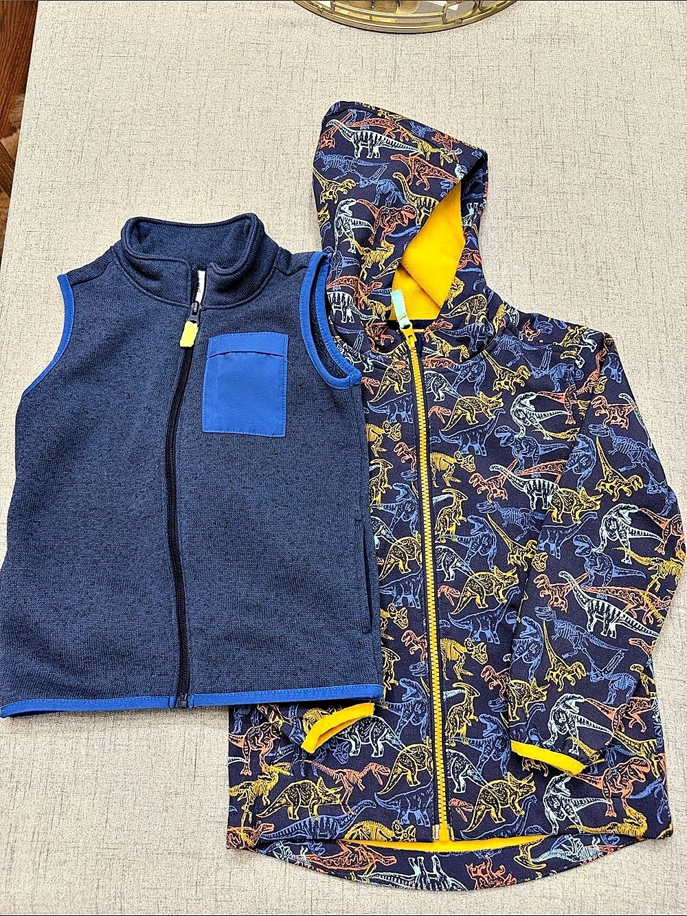 2PC’s Boys Dinosaur Printed Full Zip Windbreaker Jacket and Vest.5T Cat & Jack